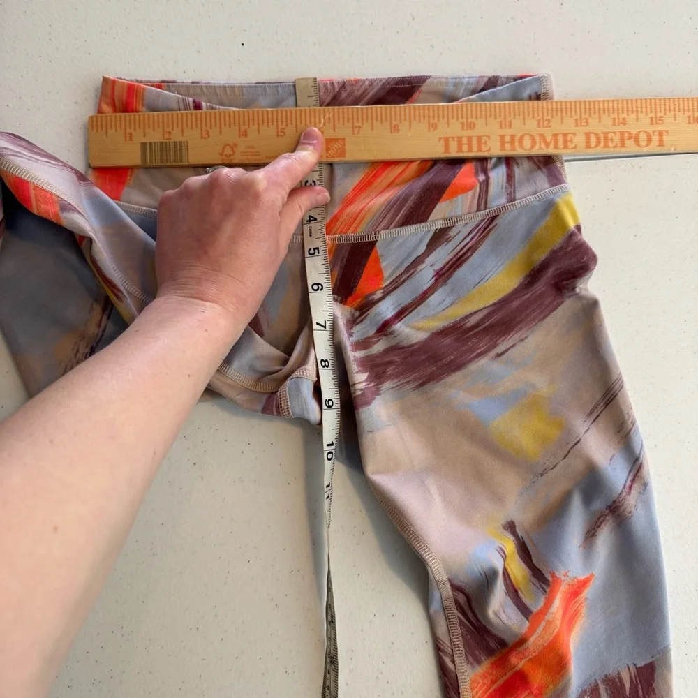 Alo Yoga Airbrush Leggings in Modernist Multi size xxs activewear athleisure gym
